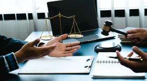 Vergi İdaresi Tarafından Tebliğ Edilen Üçüncü Şahıslardaki Menkul Malların, Alacak ve Hakların Haczi Yazılarına Karşı Ne Yapılabilir?